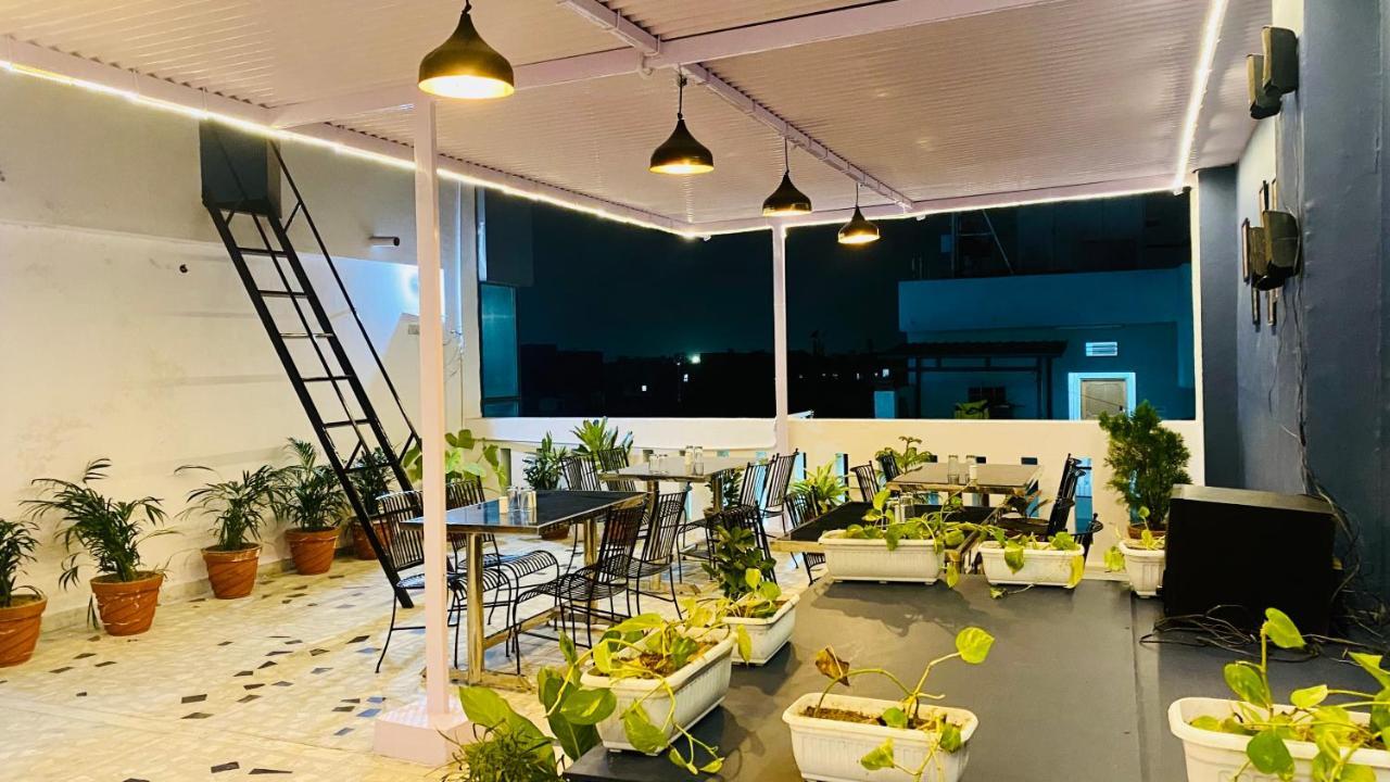 Hotel Pulse Inn Near Railway Station 斋浦尔 外观 照片