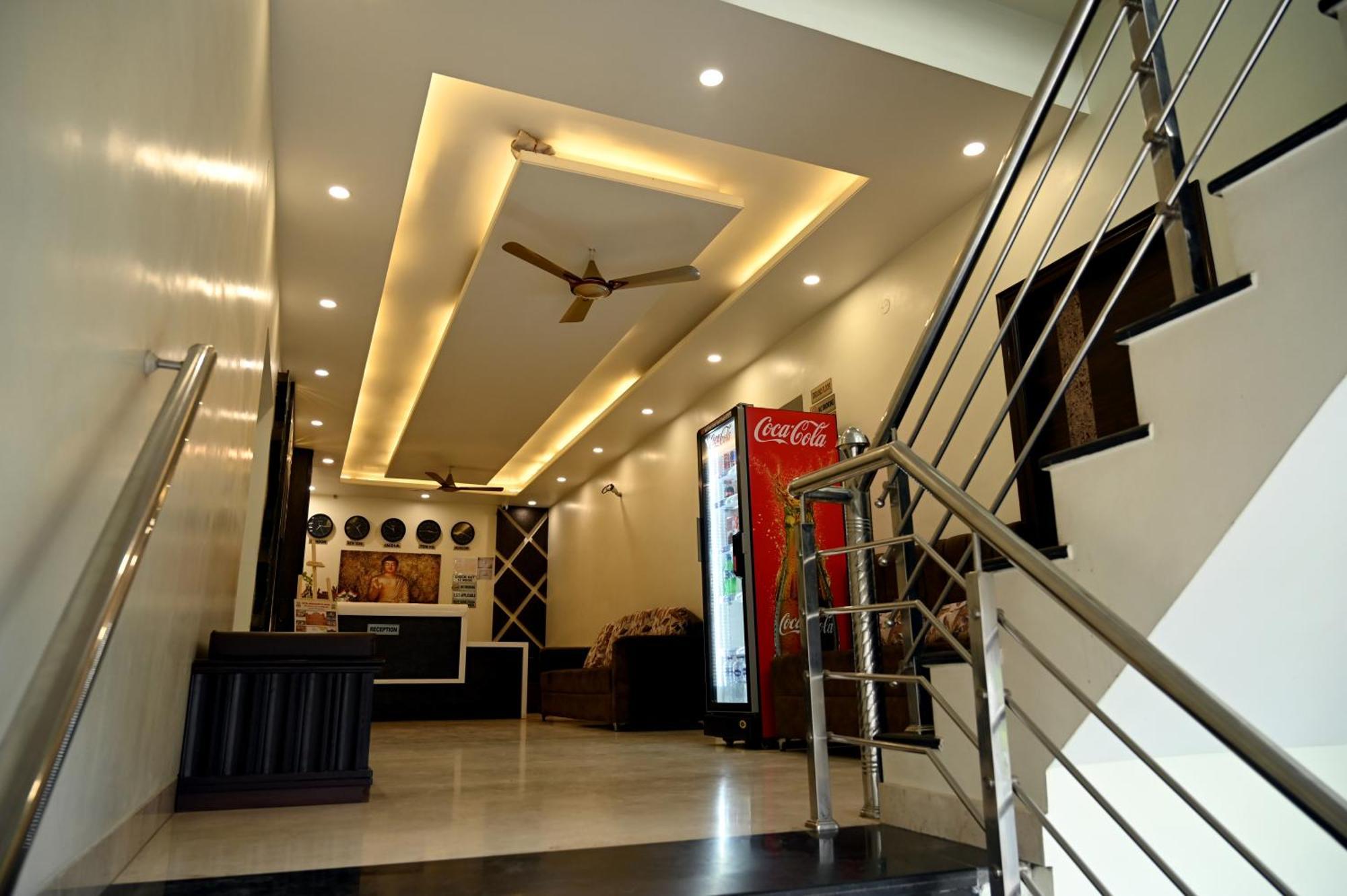 Hotel Pulse Inn Near Railway Station 斋浦尔 外观 照片