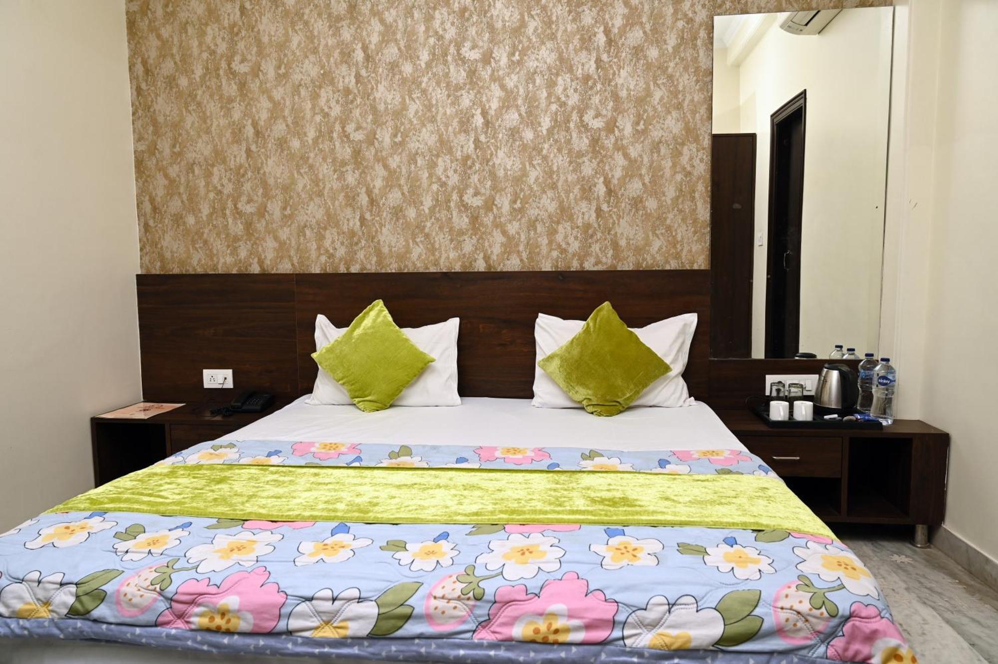 Hotel Pulse Inn Near Railway Station 斋浦尔 外观 照片