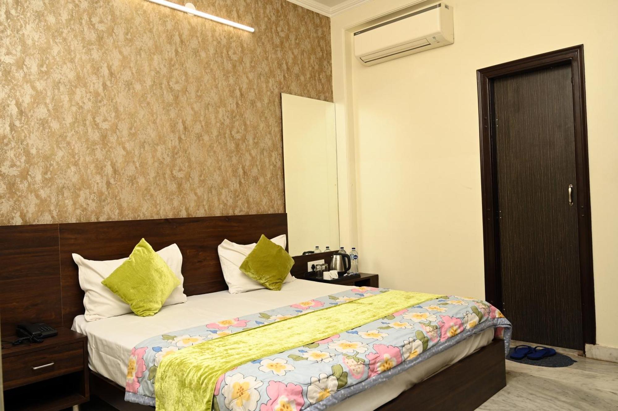 Hotel Pulse Inn Near Railway Station 斋浦尔 外观 照片