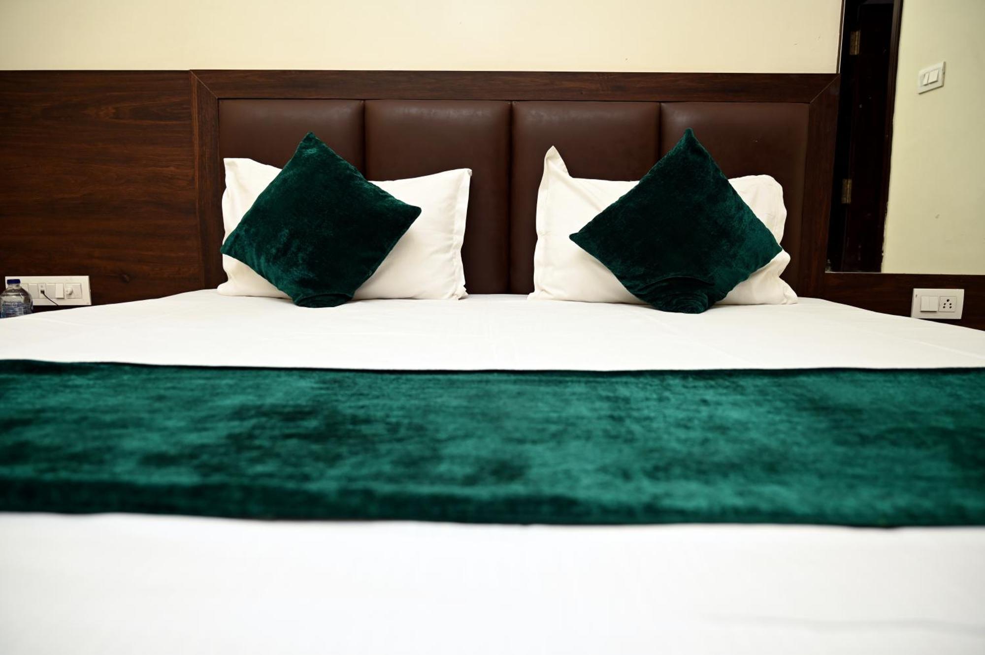 Hotel Pulse Inn Near Railway Station 斋浦尔 外观 照片