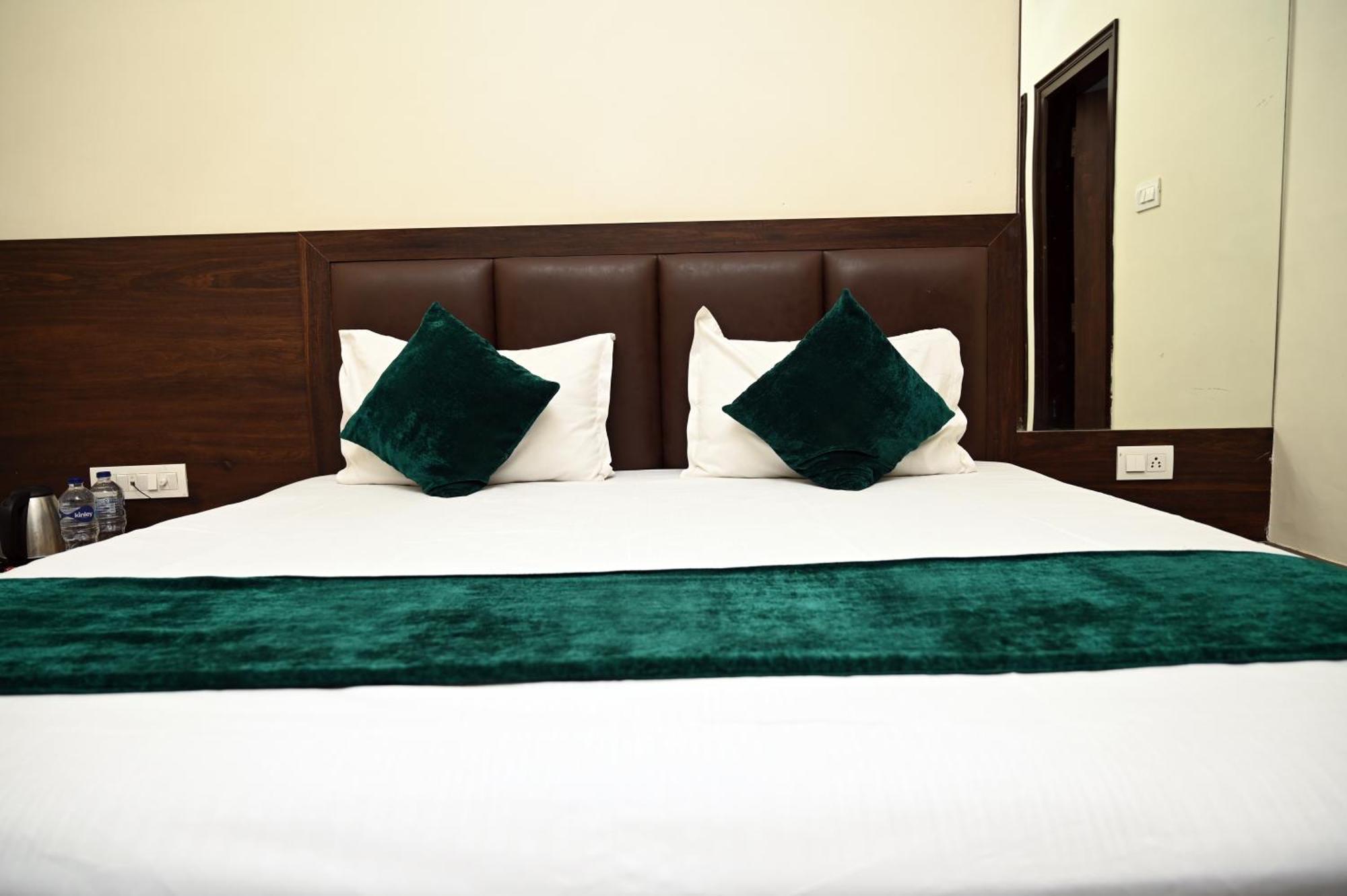 Hotel Pulse Inn Near Railway Station 斋浦尔 外观 照片