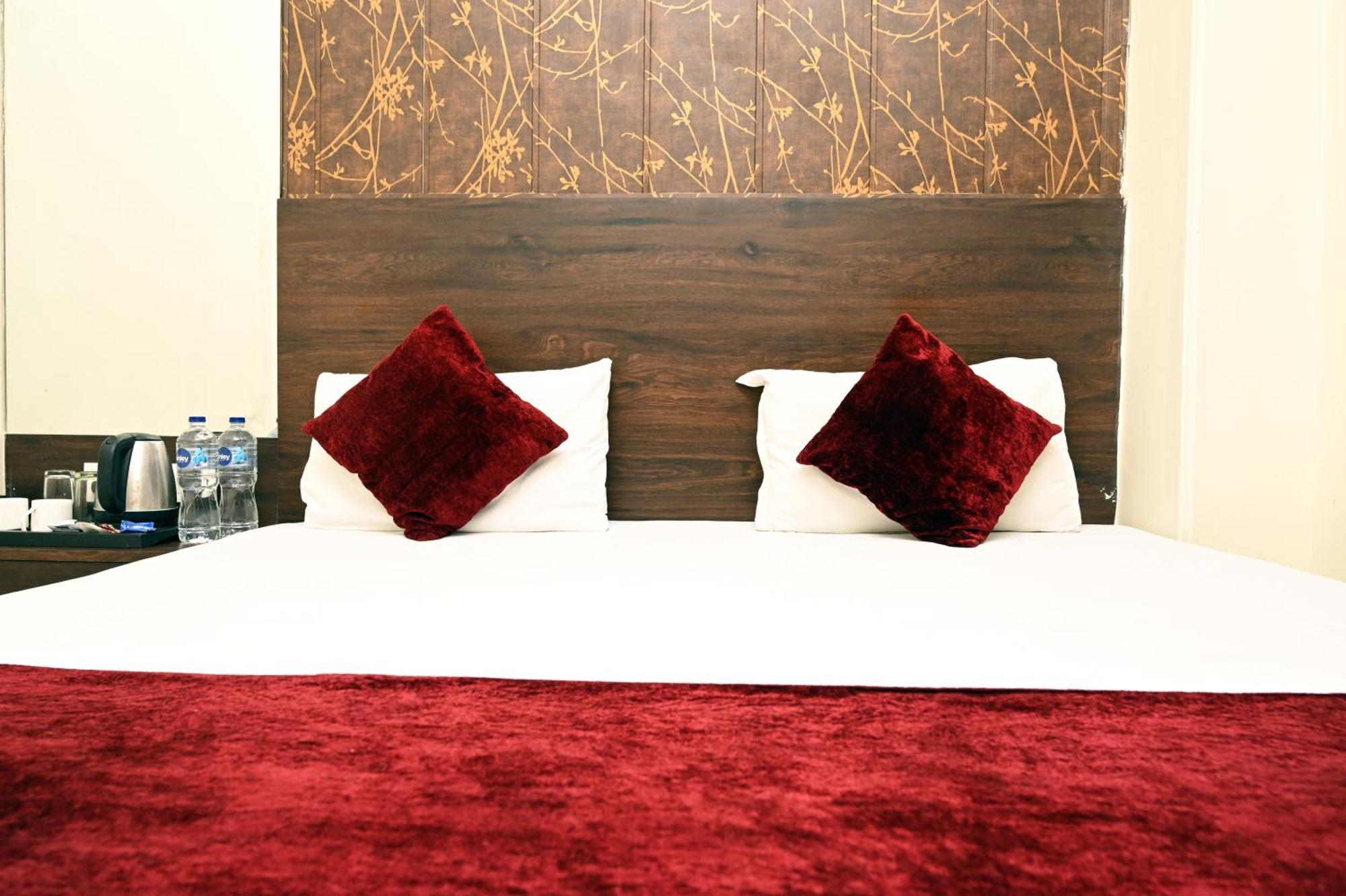 Hotel Pulse Inn Near Railway Station 斋浦尔 外观 照片
